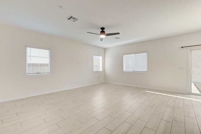 Building Photo - 4 Bedroom Townhouse in Tule Springs Coming Soon!