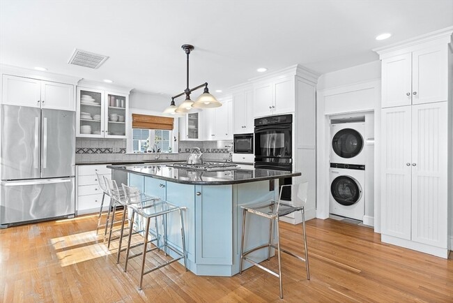 Building Photo - 23 Jefferson Rd