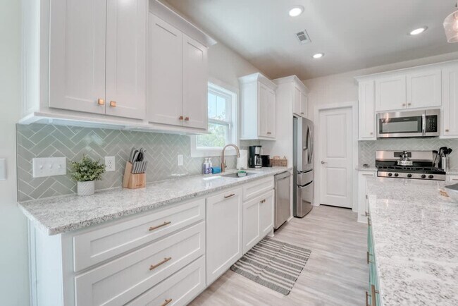 Building Photo - 87 Rountree Dr