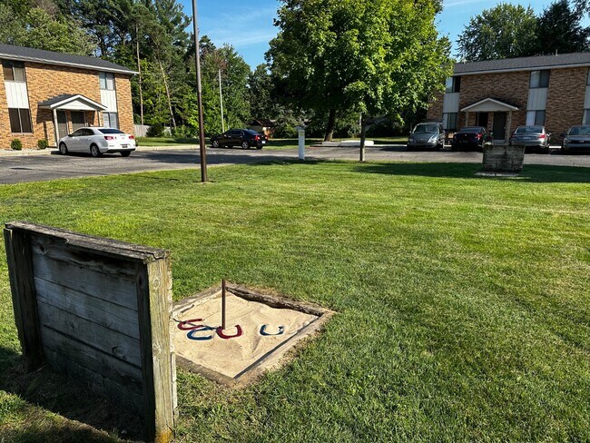 Building Photo - 475 W Mae Rose Ave