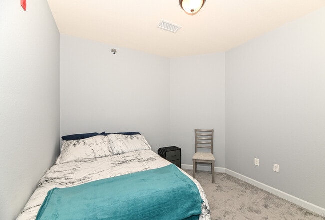 Building Photo - 4130 S Lake Dr