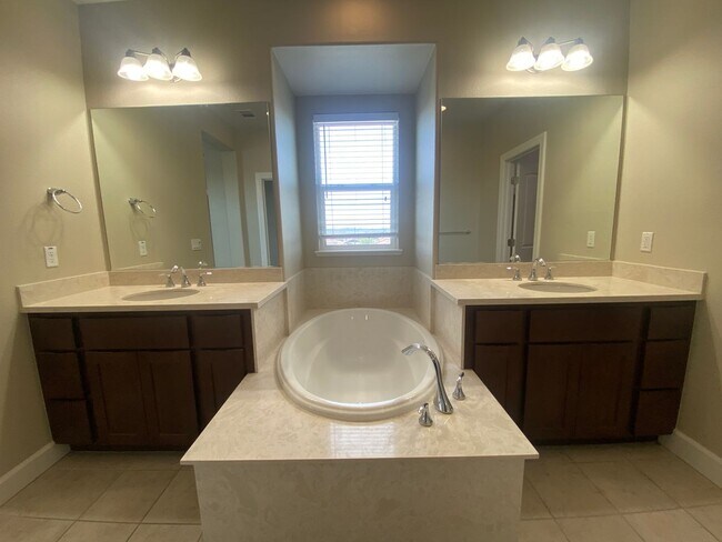 Building Photo - Dublin Ranch 4 Bed & Loft, 3 Bath, close t...