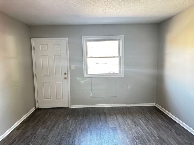 Building Photo - 3490 Trabue Rd