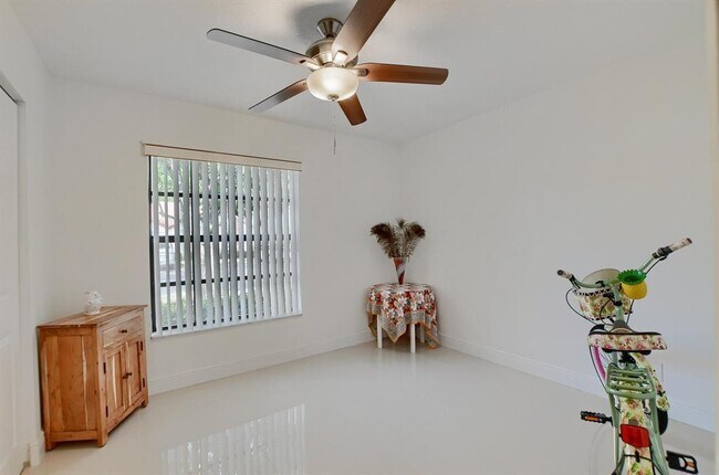 Building Photo - 65 Centennial Ct