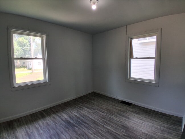 Building Photo - 1497 Fairchild-E