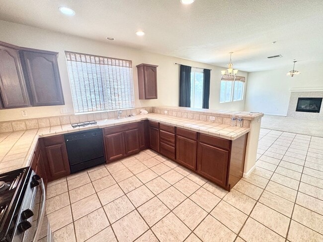 Building Photo - Lovely 2 Story Home In East Woodland In Great Location