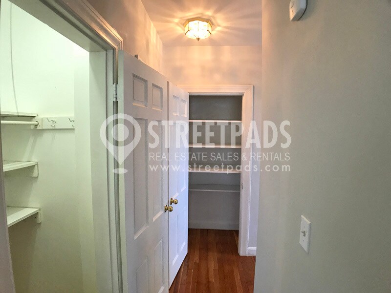 Building Photo - 1139 Beacon St