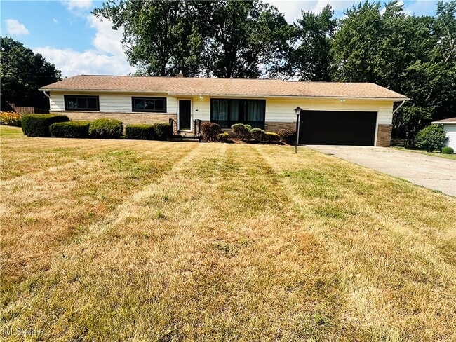 Primary Photo - 67 Moore Rd