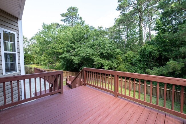 Building Photo - MOVE-IN READY