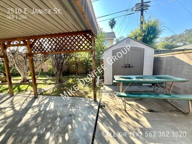 Building Photo - 3510 E Janice St