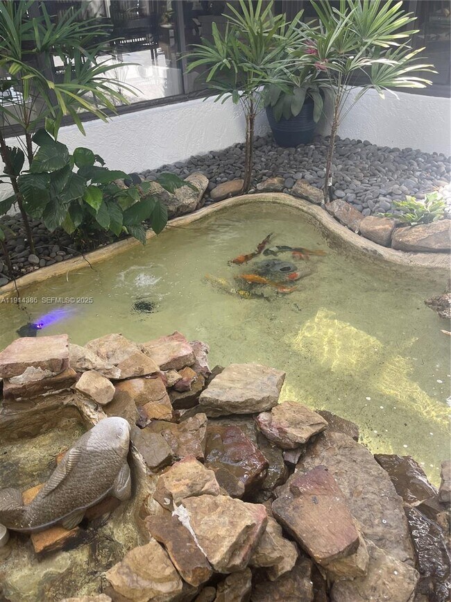 Building Photo - 7521 SW 56th St