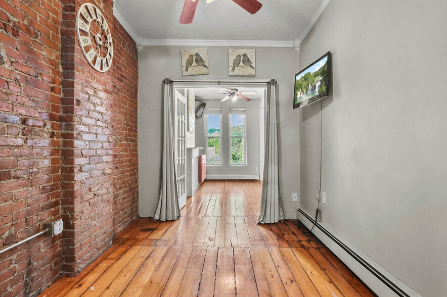 Building Photo - 60 Beacon St