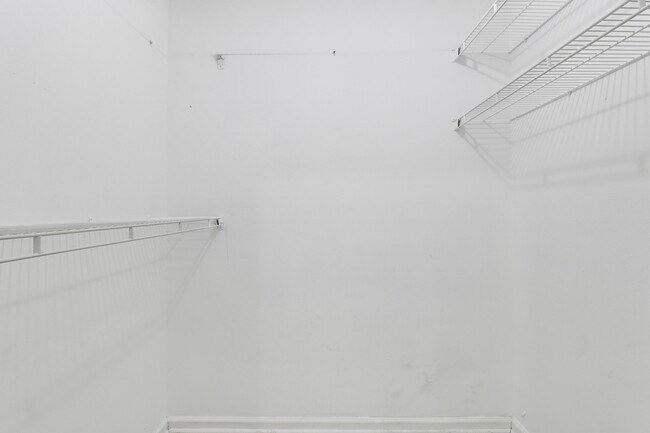 Building Photo - 14616 Autumn Ave