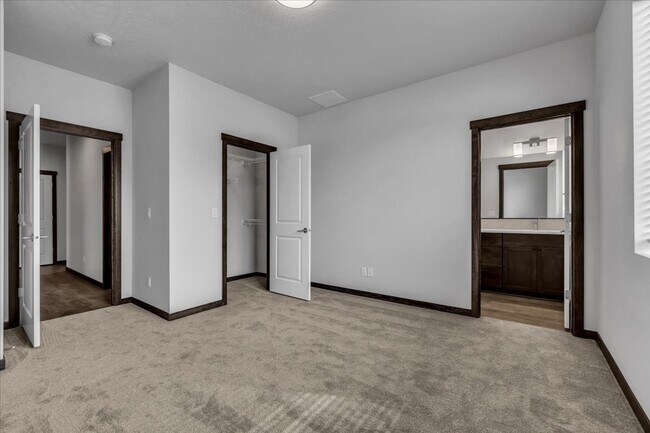 Building Photo - Charming 3 Bed and 2 Bath Home