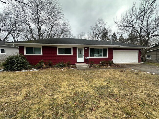 Primary Photo - Four Bedroom Home in Battle Creek