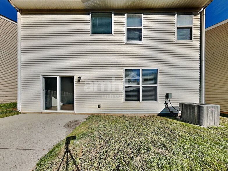 Building Photo - 2411 Cairns Mill Ct