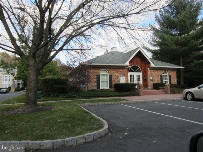 Building Photo - 98 Versailles Ct