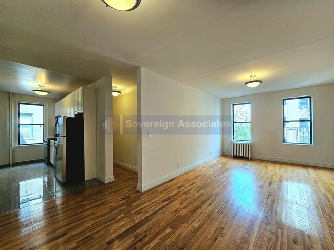 Primary Photo - 282 Cabrini Blvd