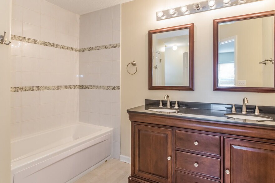 Building Photo - 409 Sweet Jasmine Way
