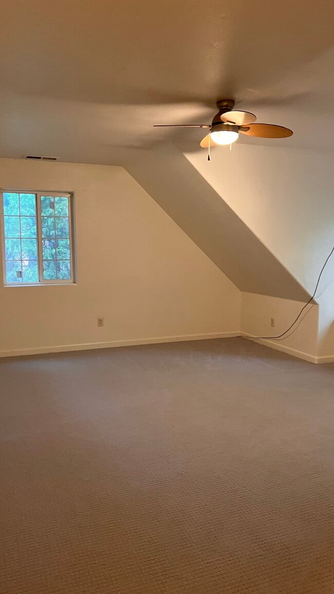 Building Photo - 14385 Holmwood Dr