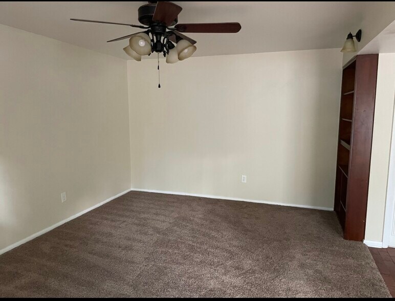 Building Photo - 1100 Granada Way