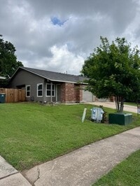 Building Photo - 11912 Tanglebriar Trail