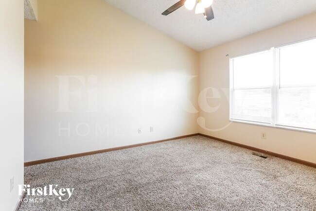 Building Photo - 3955 Rosette Dr