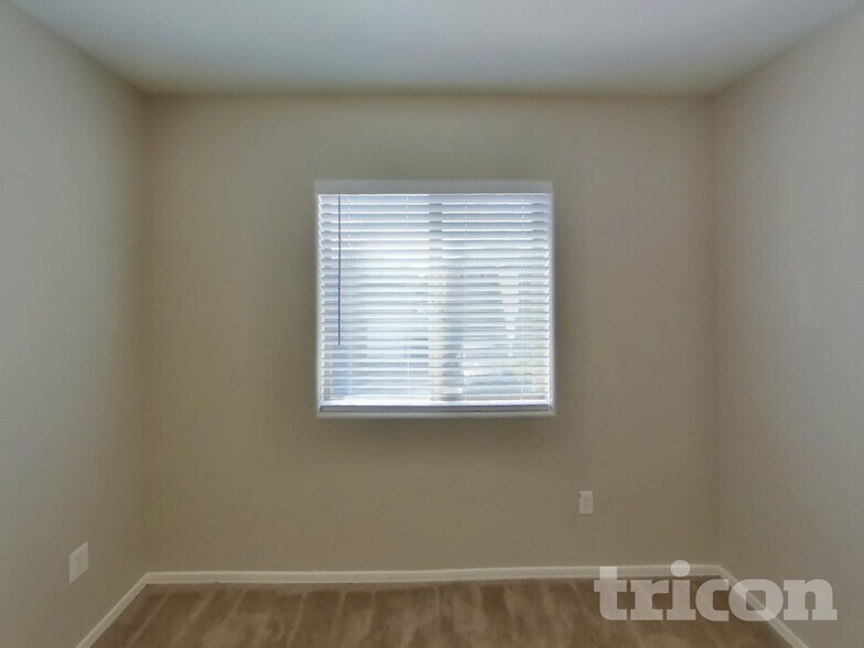 Building Photo - 5292 Tipper Ave