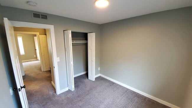Building Photo - 448 N 18th Ave