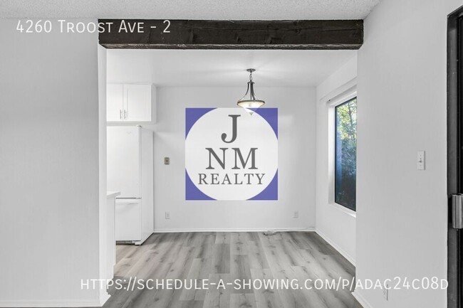 Building Photo - Beautiful 1 Bedroom + 1 Bath + Private Patio