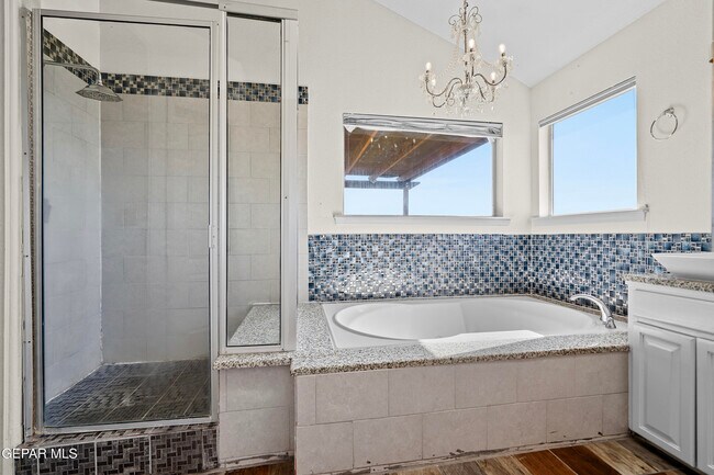 Building Photo - 624 Skydale Dr