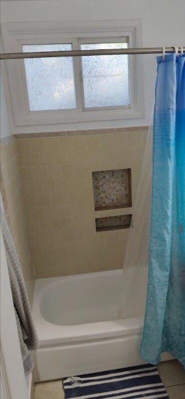 Building Photo - 536 W 39th St