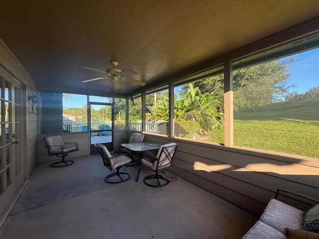 Building Photo - 3/2 in Pelican Bay