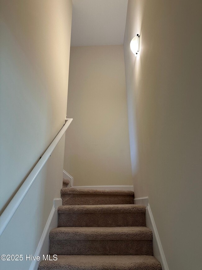 Building Photo - 202 Leeward Landing