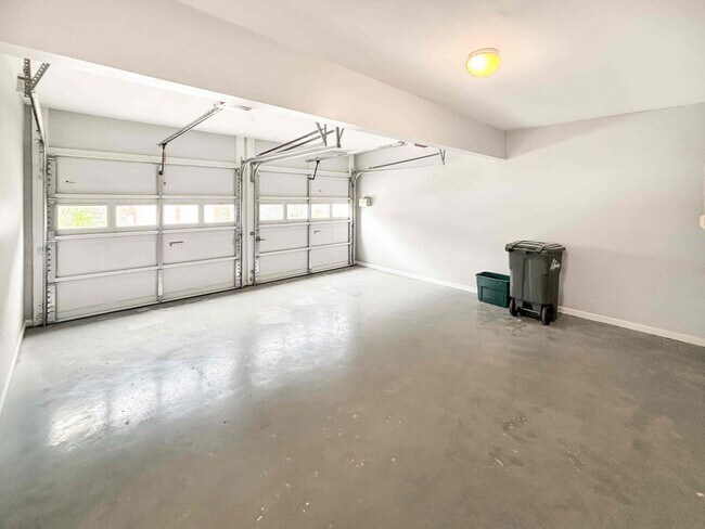 Building Photo - 2092 Drogheda Ln