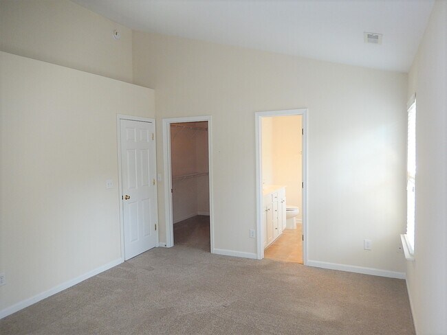 Building Photo - 10651 Edmundson Ave