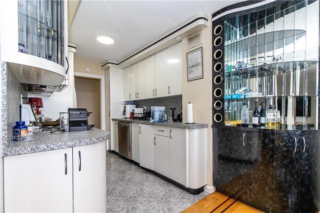 Building Photo - 50 Brighton 1st Rd