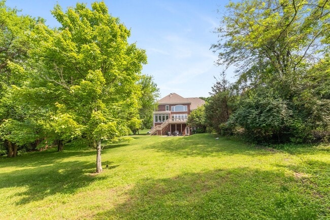 Building Photo - Luxury Furnished Home