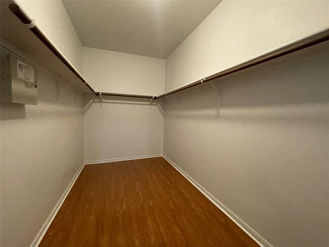 Building Photo - 11412 Barbrook Cove