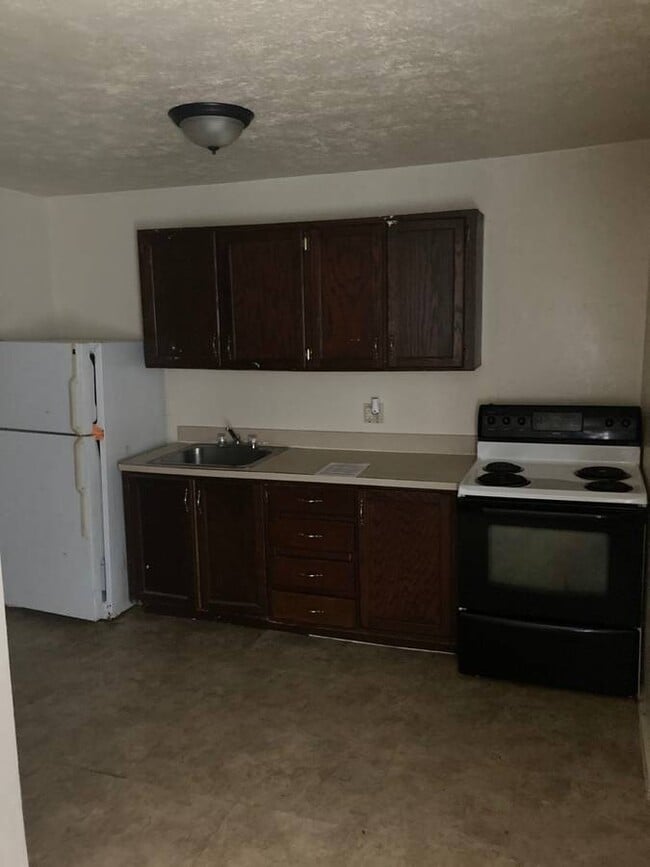 Building Photo - 207 Cunningham St