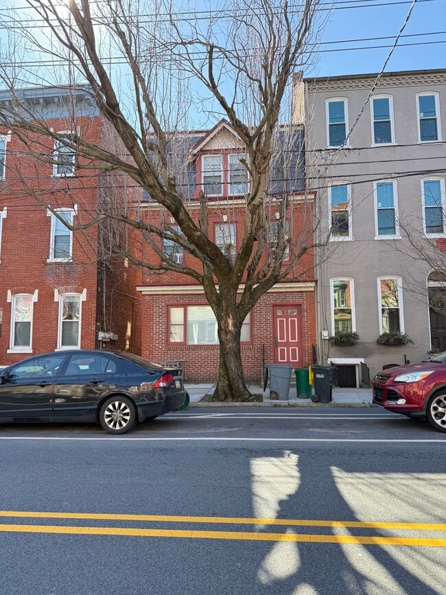 Building Photo - 132 E Lemon St