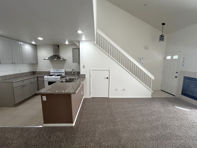 Building Photo - 13133 Le Parc Blvd