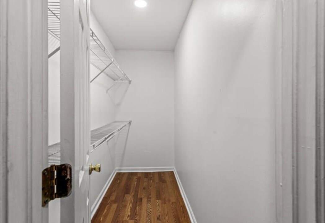 Building Photo - 1320 Country Acres Ln