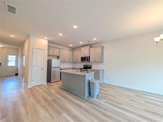 Building Photo - 1354 Willow Brk Cir