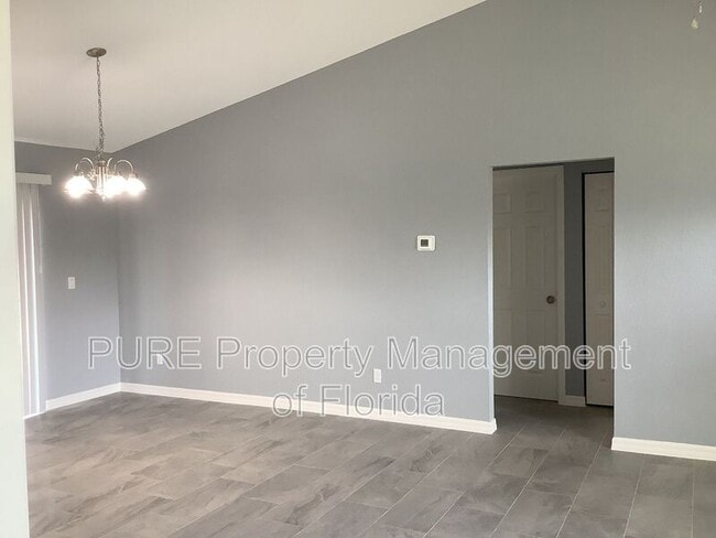 Building Photo - 2629 SW 175 Loop