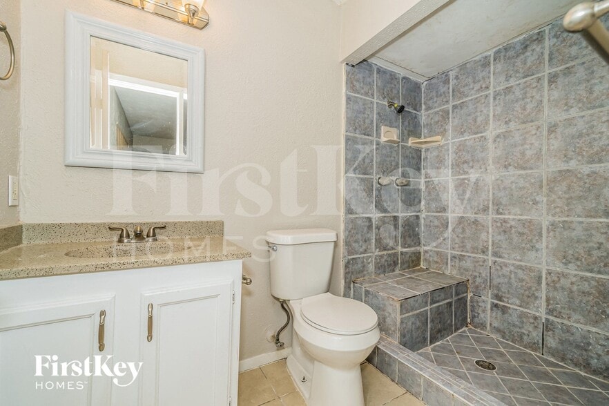 Building Photo - 6403 Redwood Ln