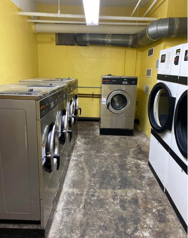 Building Photo - 3940 Bronx Blvd