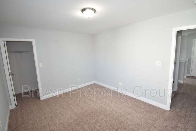 Building Photo - 441 Stonebriar Ave