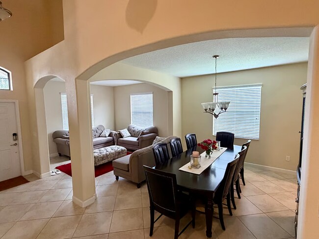 Building Photo - 3,261 SF Fully Furnished 5-Bed Gem | Just Bring Your Suitcase!