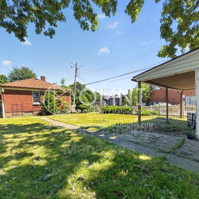 Building Photo - 11529 Roxbury St
